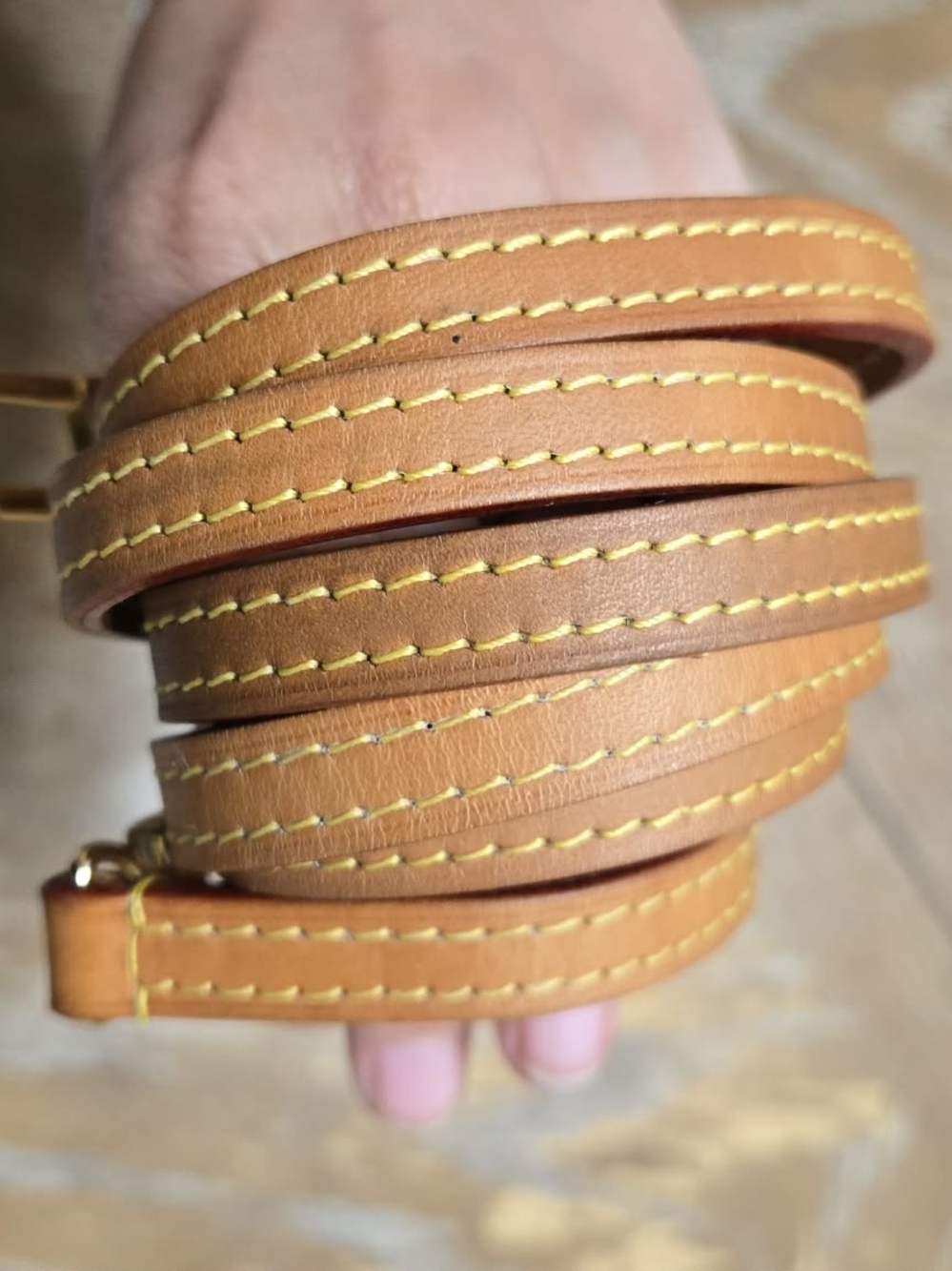 LV SLING NOT ADJUSTABLE..